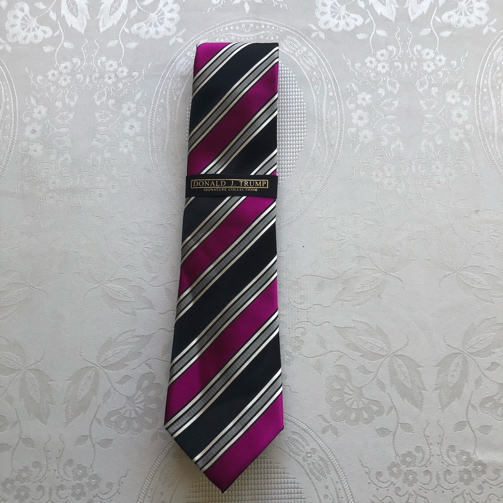 Donald. J. Trump Signature Collection 100% Silk Standard Neck-Tie Purple Stripes